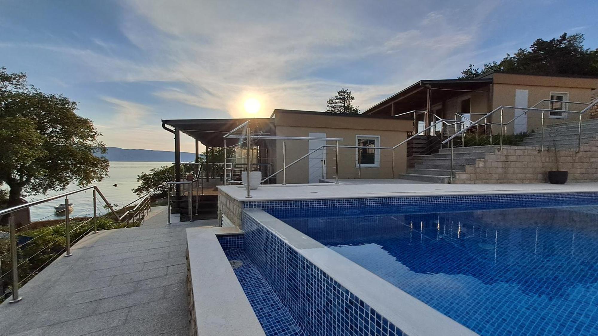 Boora Glamp Experience & Heated Infinity Pool Hotel Сен Екстериор снимка